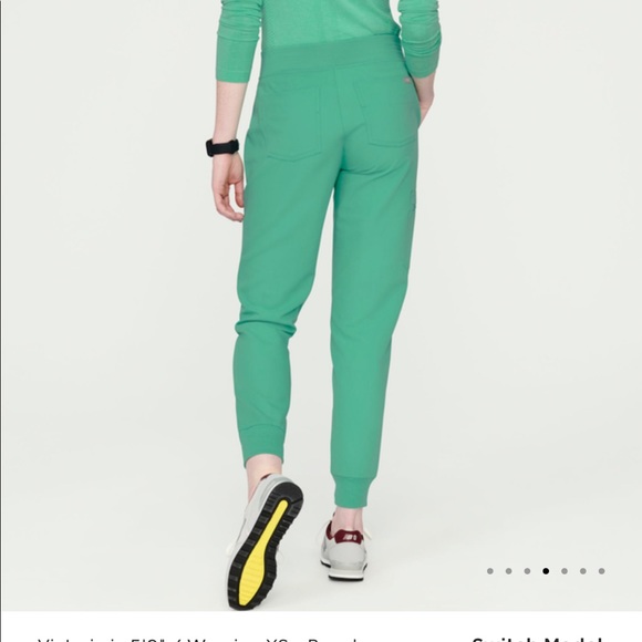 Surgical green scrubs set smalls NWT - Picture 2 of 4